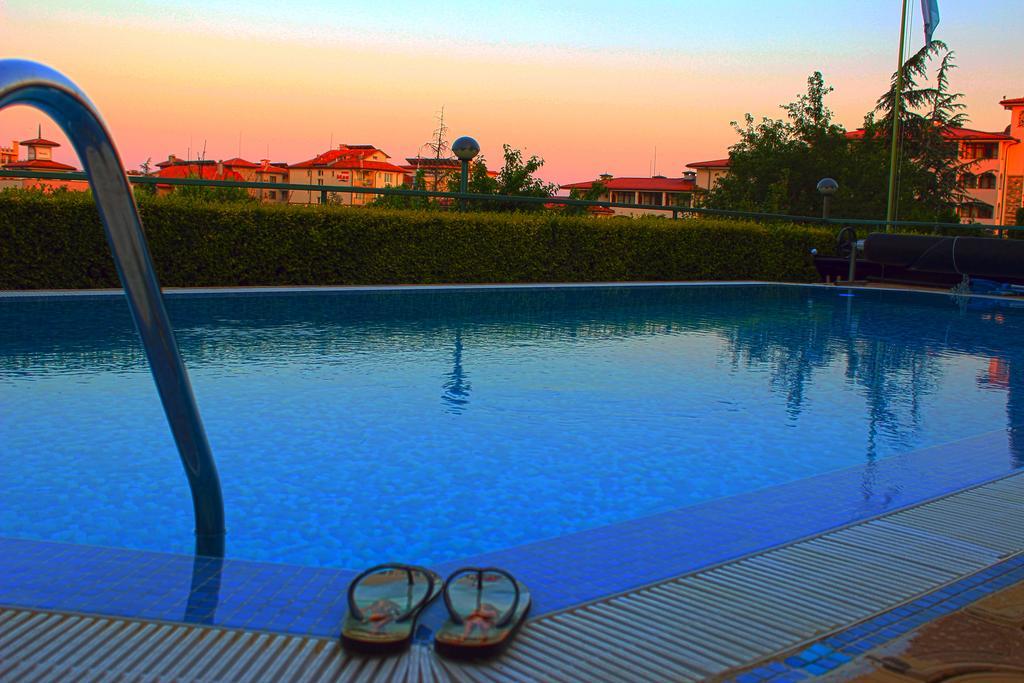 Milennia Family Hotel Pantai Sunny Luaran gambar