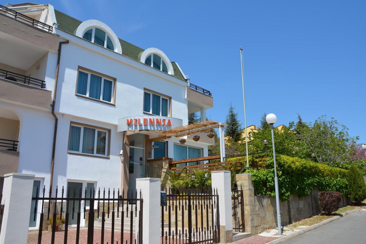 Milennia Family Hotel Pantai Sunny Luaran gambar